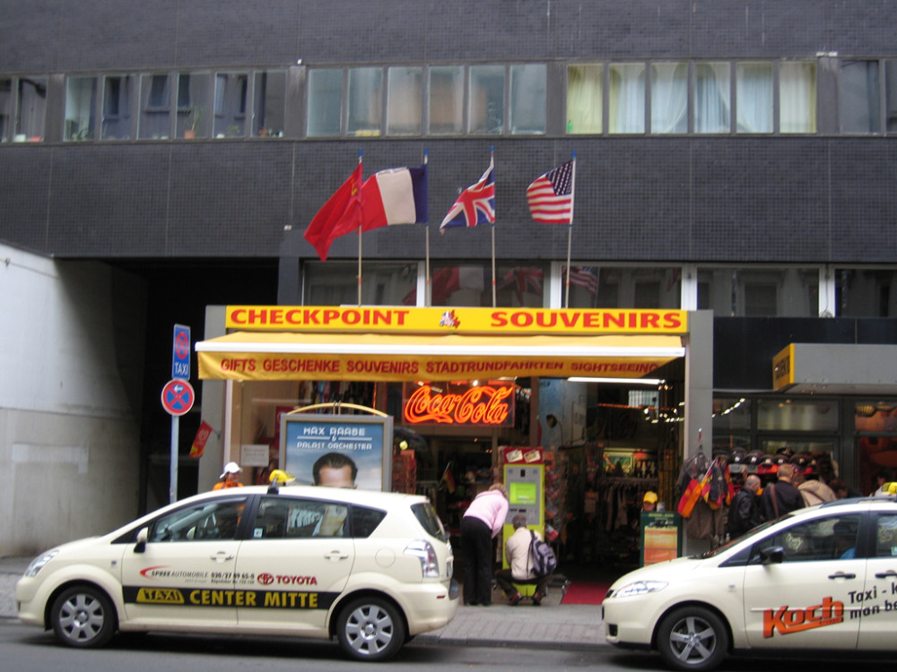 Top 10 Berlin - Checkpoint Charlie